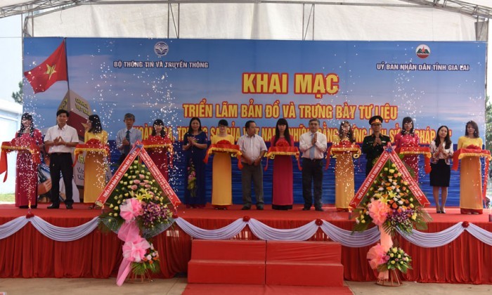 В провинции Жалай проходит выставка, посвященная вьетнамским архипелагам Хоангша и Чыонгша - ảnh 1